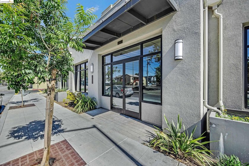 Retail shell space for sale - photo 13