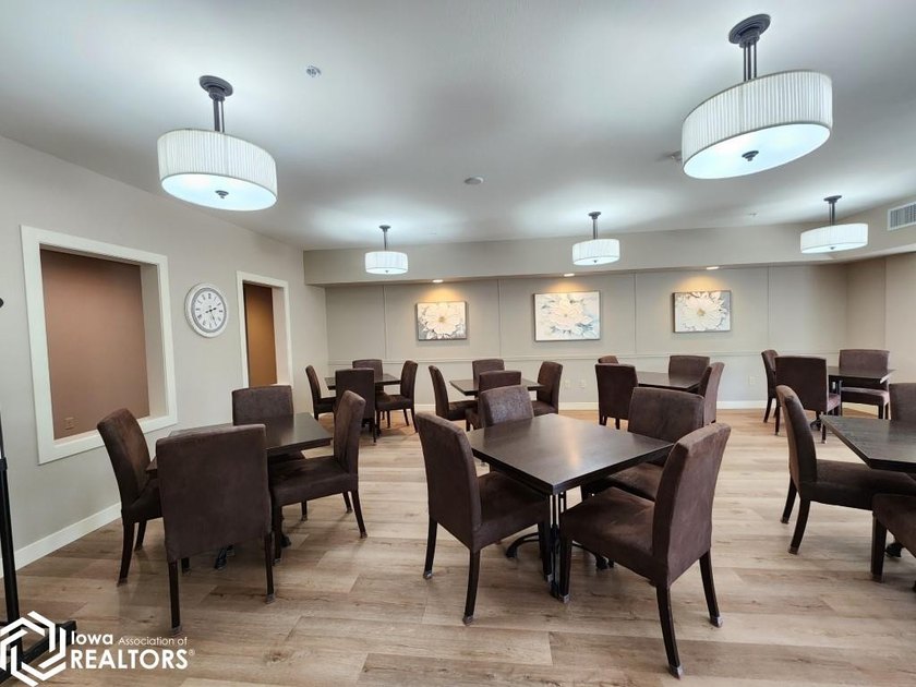 ENJOY THE COMFORT AND CONVENIENCE OF CONDO LIVING IN THIS BRIGHT - photo 14