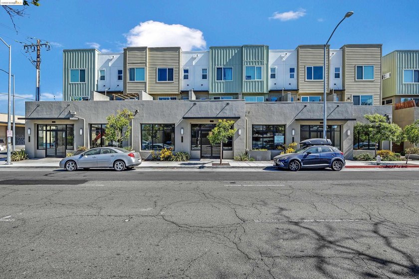 Retail shell space for sale - photo 15