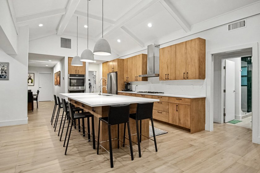 Welcome to this beautifully renovated 5BR/3.5BA home plus - photo 14