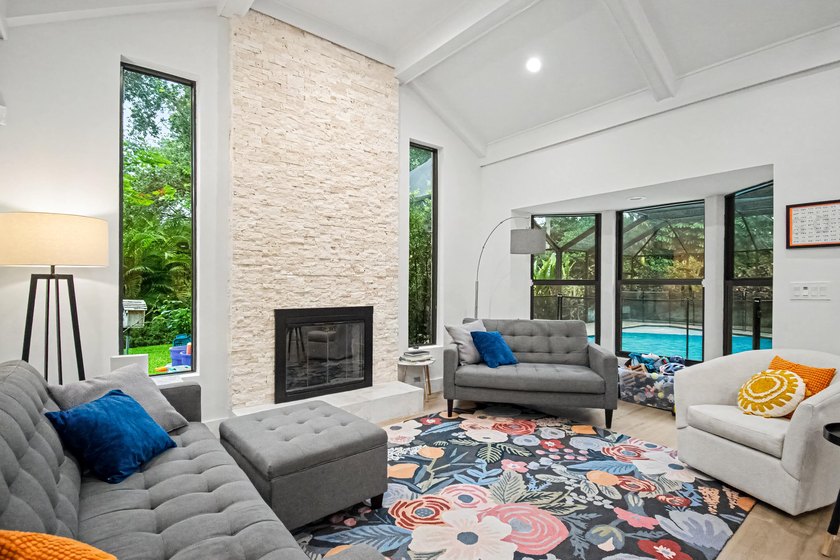 Welcome to this beautifully renovated 5BR/3.5BA home plus - photo 16
