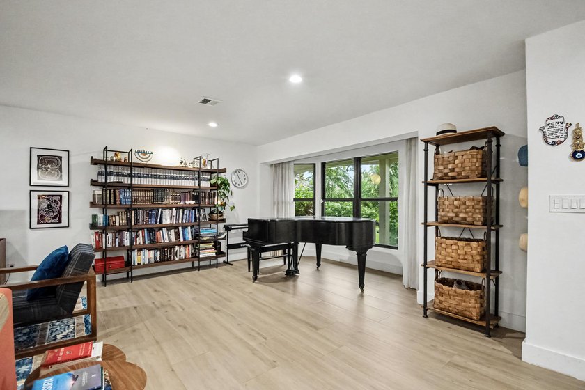 Welcome to this beautifully renovated 5BR/3.5BA home plus - photo 26