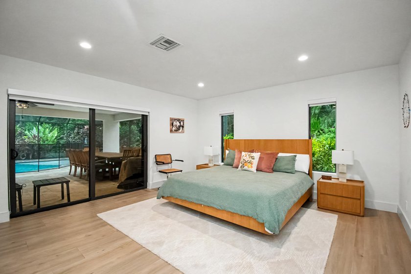 Welcome to this beautifully renovated 5BR/3.5BA home plus - photo 30