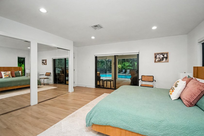 Welcome to this beautifully renovated 5BR/3.5BA home plus - photo 32