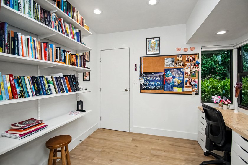 Welcome to this beautifully renovated 5BR/3.5BA home plus - photo 40