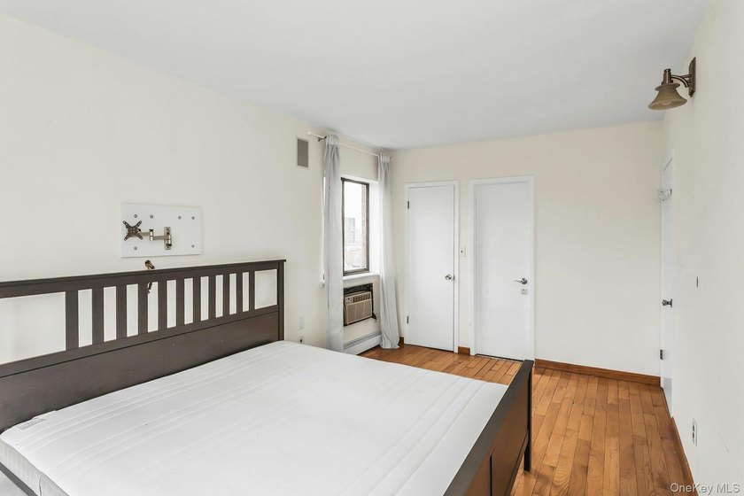 Prime Flushing! Top floor, corner southwest exposure. Spacious 2 - photo 14