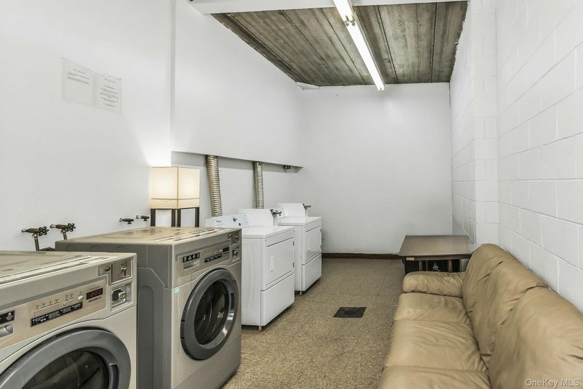 Prime Flushing! Top floor, corner southwest exposure. Spacious 2 - photo 23
