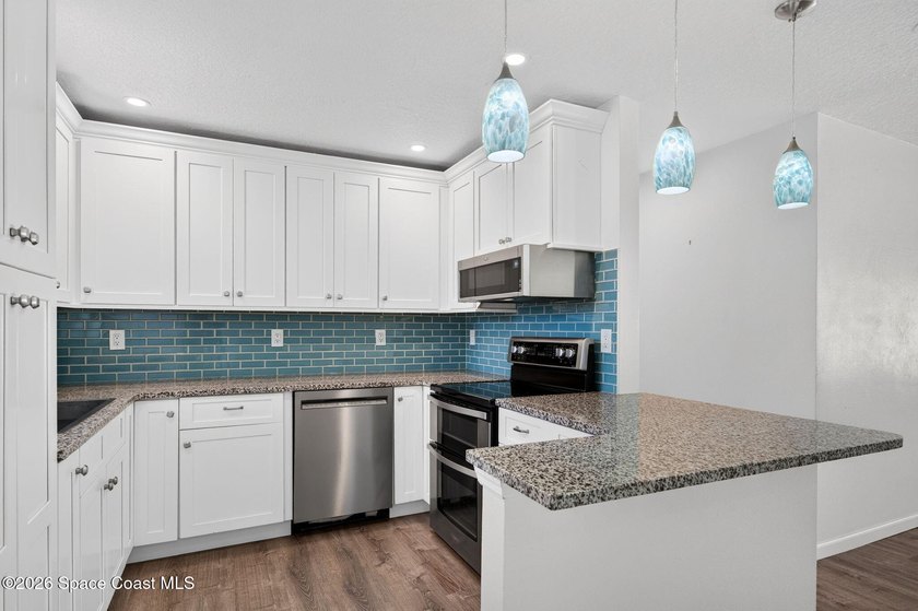 Enjoy the best of coastal living in this versatile newly - photo 7
