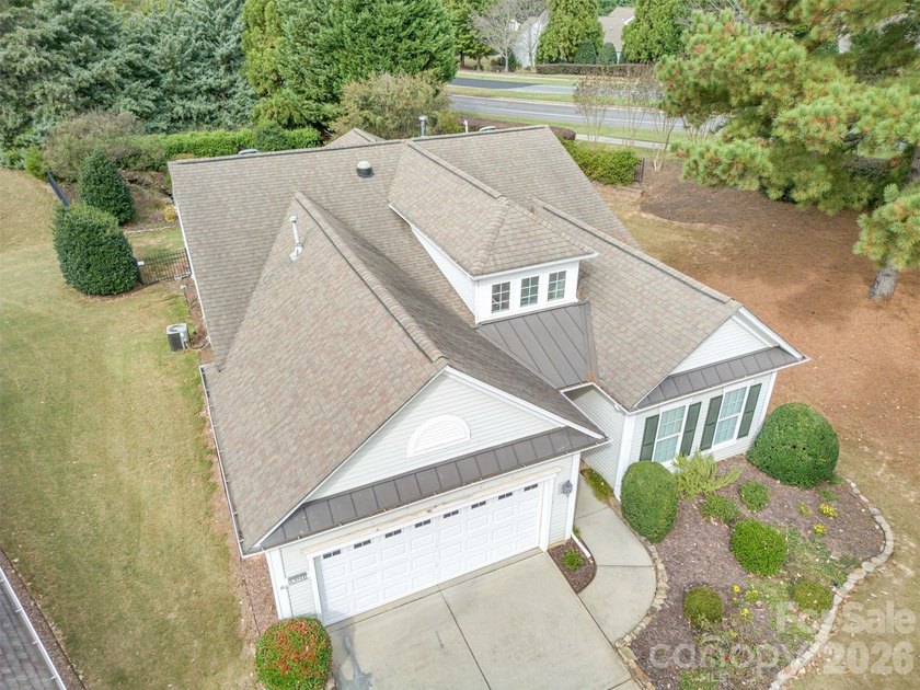 Welcome to your sanctuary! This stylish home offers the perfect - photo 4