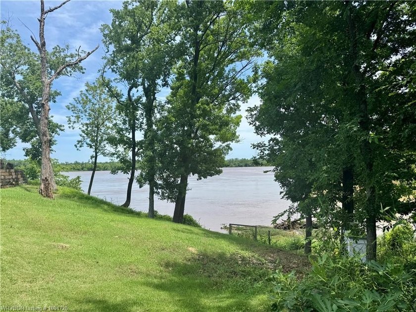 Riverfront Lot in Exclusive Gated Cobble Hill Hideaway - - photo 3