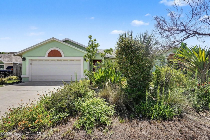 Get ready to be impressed with this move-in-ready beachside home - photo 2