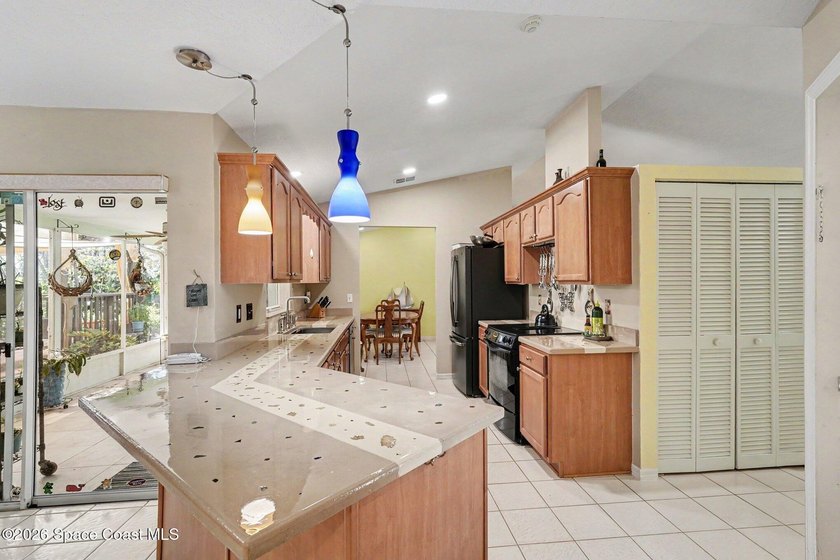 Get ready to be impressed with this move-in-ready beachside home - photo 8