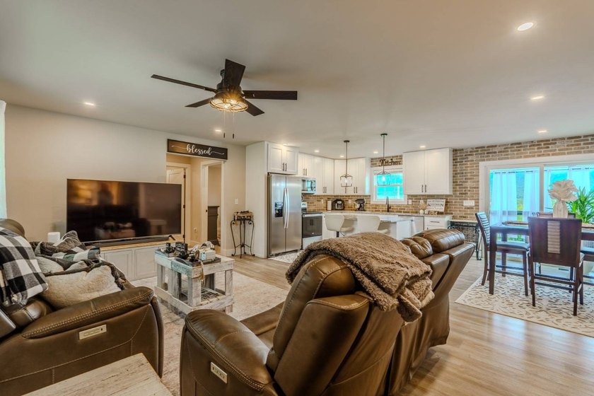 STOP! Call the listing agent to get priority access, built-in - photo 3