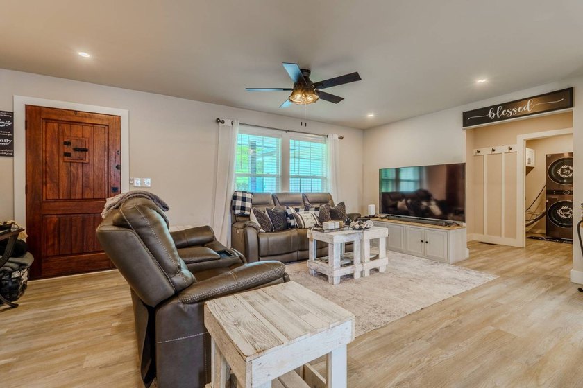 STOP! Call the listing agent to get priority access, built-in - photo 4