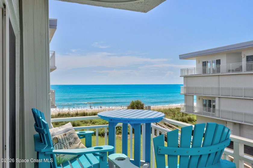 Enjoy coastal living and endless ocean breezes in this - photo 5