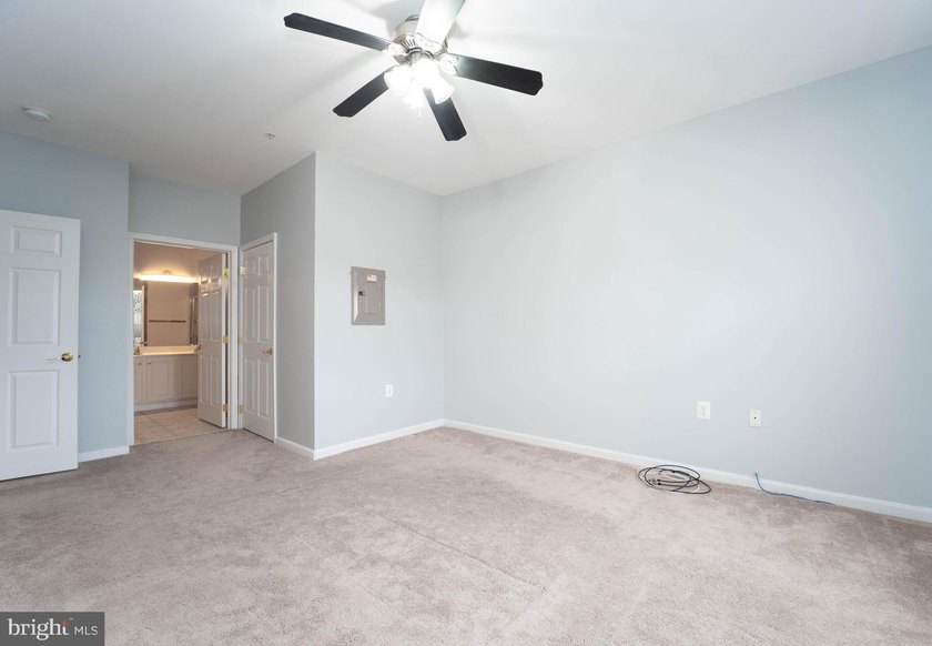 ASSUMABLE CONVENTIONAL LOAN at 3.375%! Welcome to 13216 Fox Bow - photo 31