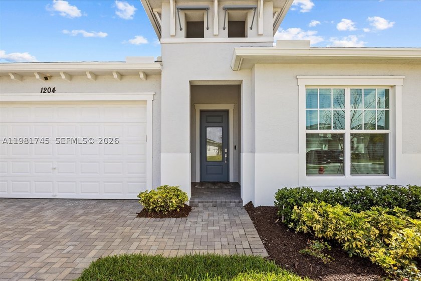 Welcome to this beautifully designed Key Largo floor plan - photo 3