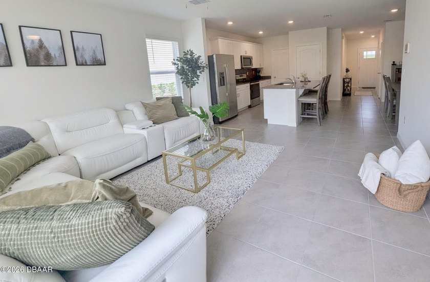 Your Port Orange paradise awaits. This sun-drenched, end-unit - photo 12