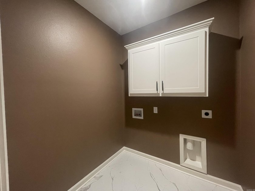 Stunning new construction in Springtree Village Phase 5 offering - photo 16
