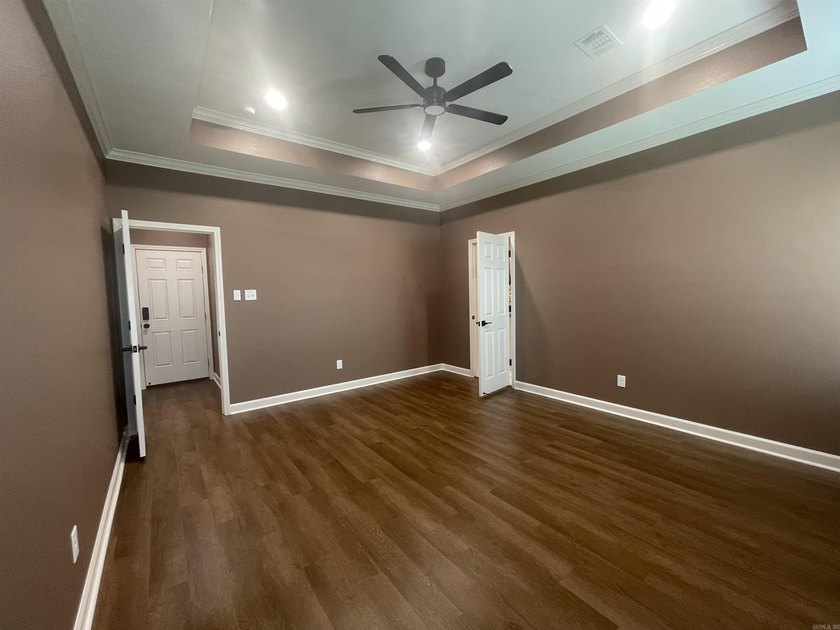 Stunning new construction in Springtree Village Phase 5 offering - photo 19