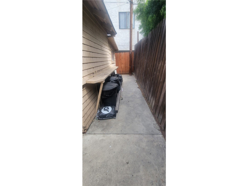 Discover the potential of this Duplex located at 411 E 8th - photo 23