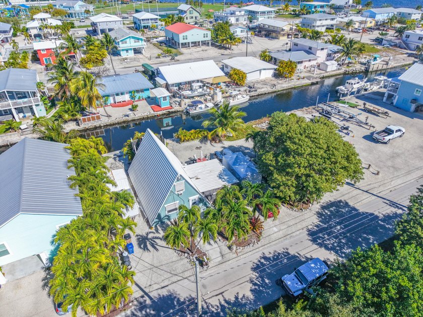 Nestled in the heart of Big Pine Key, this charming A-frame home - photo 38