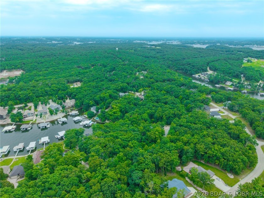 Embrace the ultimate lakefront lifestyle at Porto Cima on this - photo 12