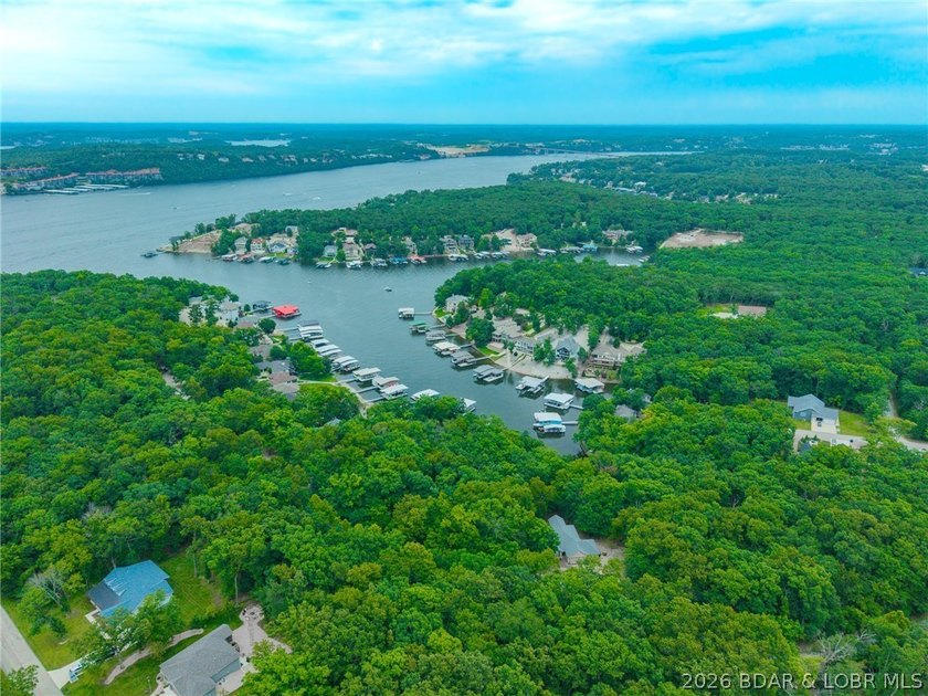 Embrace the ultimate lakefront lifestyle at Porto Cima on this - photo 14