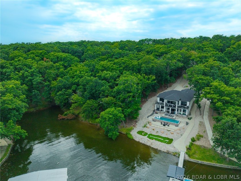Embrace the ultimate lakefront lifestyle at Porto Cima on this - photo 21