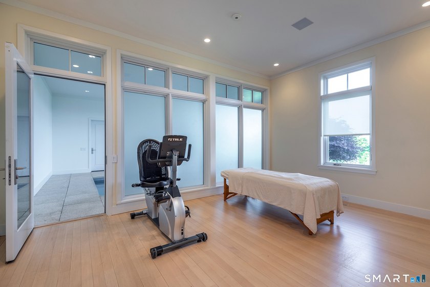 On Top of the World. Unparalleled Estate with complete privacy - photo 35
