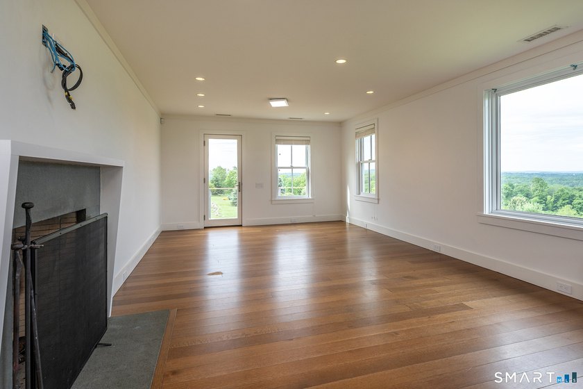 On Top of the World. Unparalleled Estate with complete privacy - photo 36