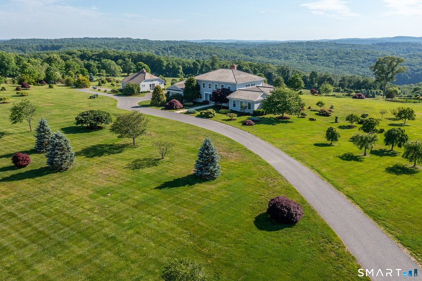 On Top of the World. Unparalleled Estate with complete privacy - photo 39