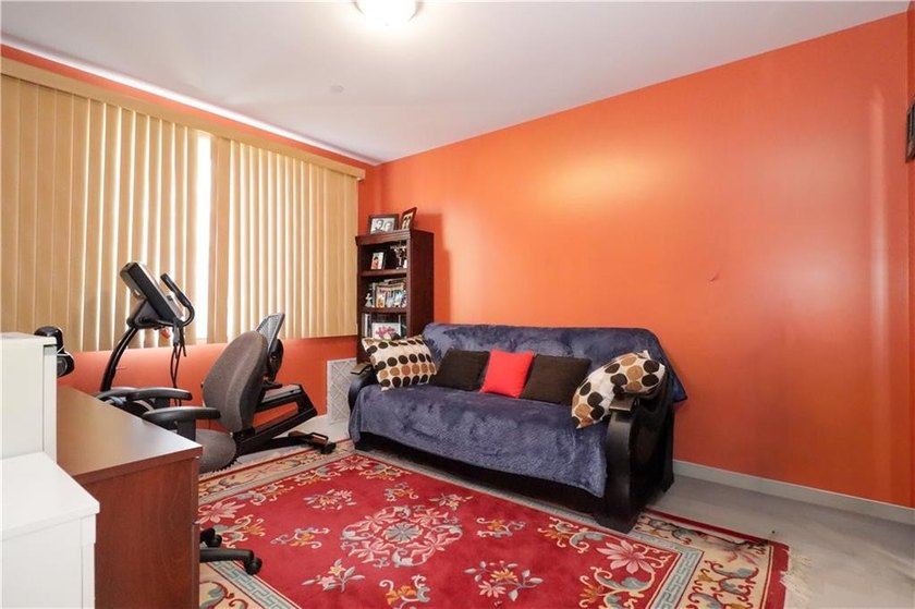 Luxury 3-bedroom, 2-bath Penthouse condominium in the heart of - photo 22