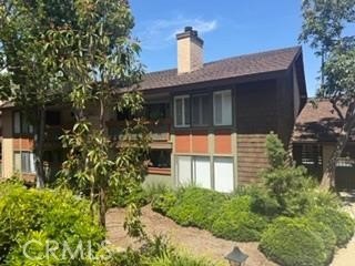 This well-maintained and stunning two-bedroom, two-bathroom - photo 2