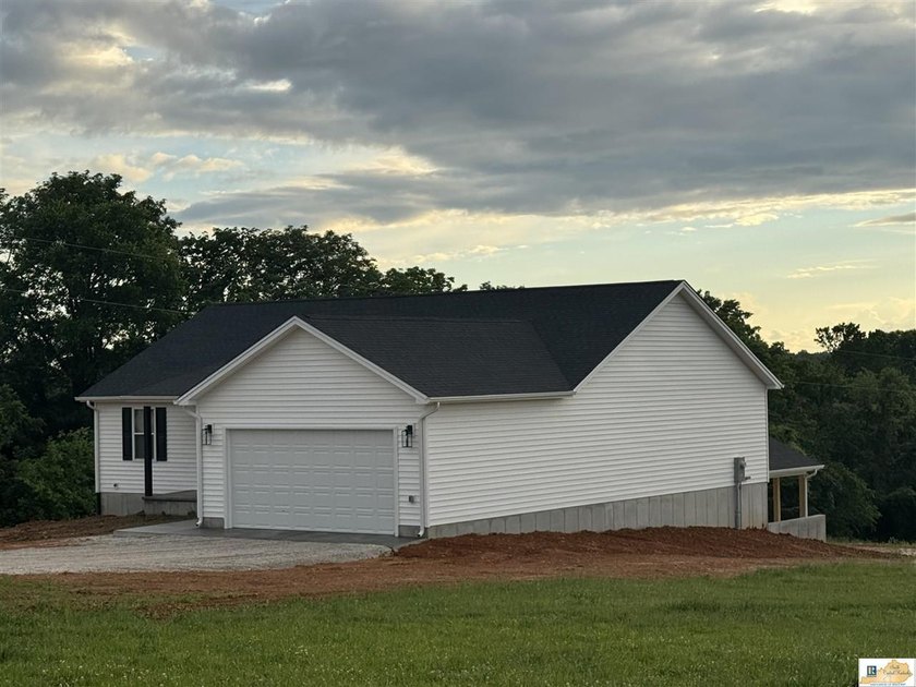 NEW CONSTRUCTION home with 3-car garages &amp; offering 1625 +/- SF - photo 34