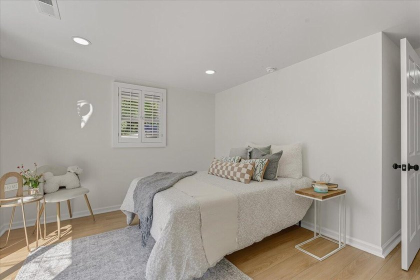 Escape to lake life in this beautifully updated one-story - photo 20