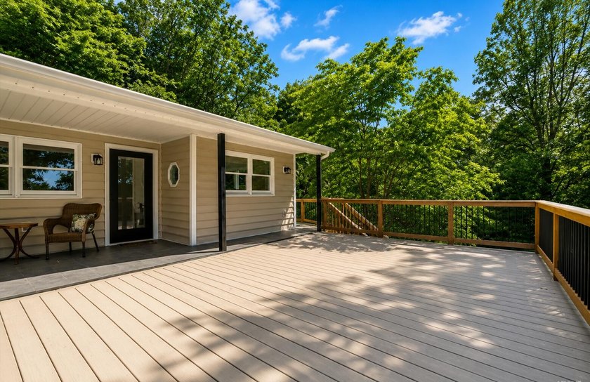 Escape to lake life in this beautifully updated one-story - photo 35
