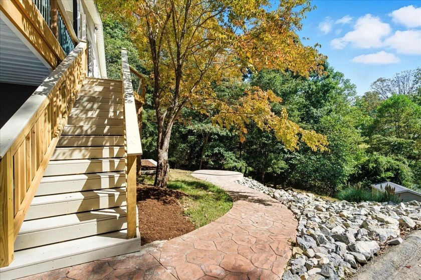 Escape to lake life in this beautifully updated one-story - photo 38