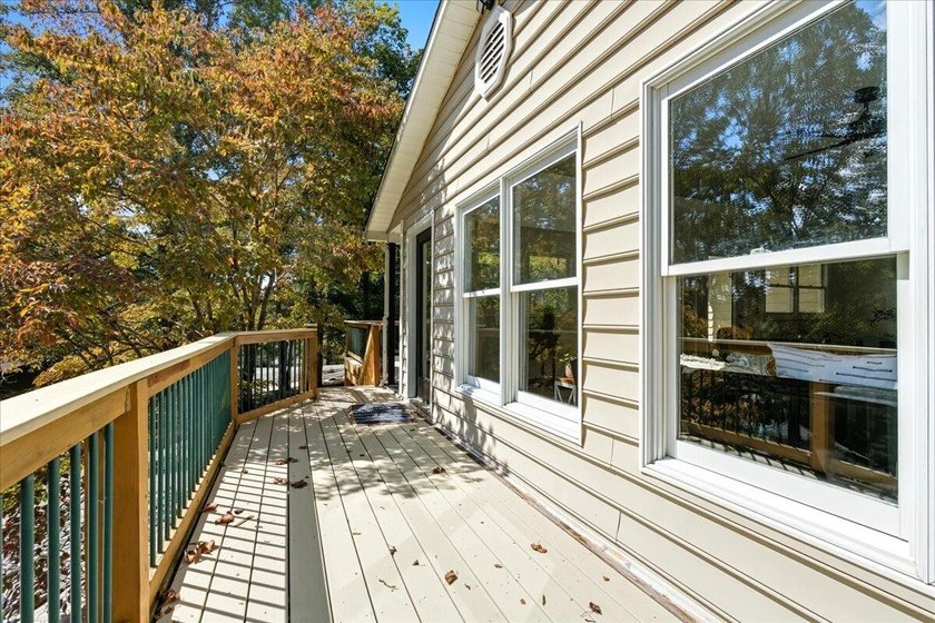 Escape to lake life in this beautifully updated one-story - photo 39
