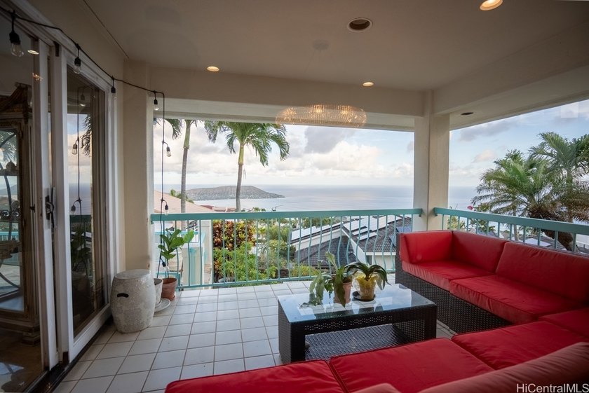 Within the prestigious gates of Hawaii Loa Ridge, this elegant - photo 19
