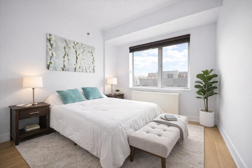 JUST LISTED Renovated South-Facing 1 Bedroom with Private - photo 3