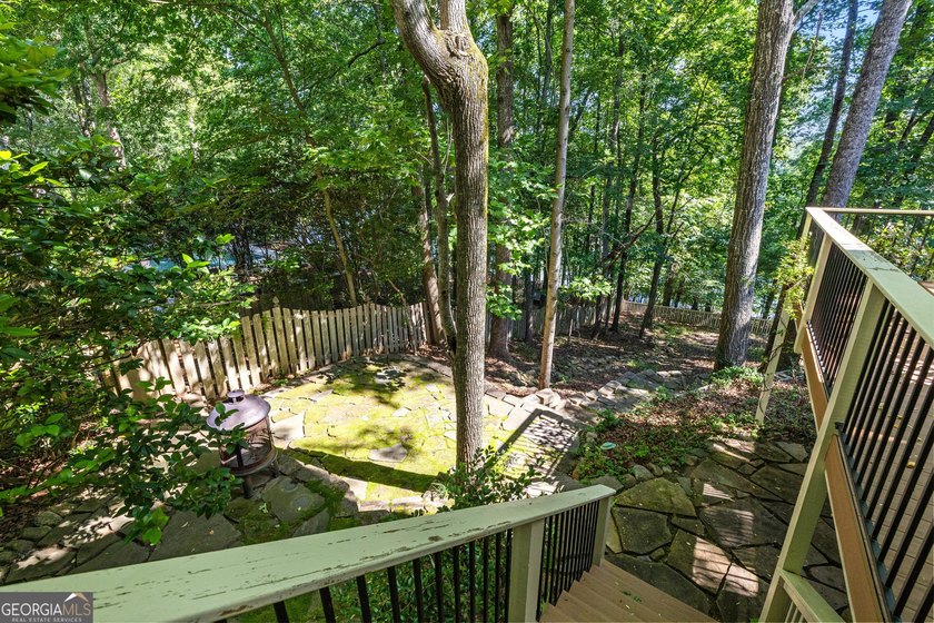 *** MUST SEE *** Lakefront Luxury on Lake Kedron - Completely - photo 11