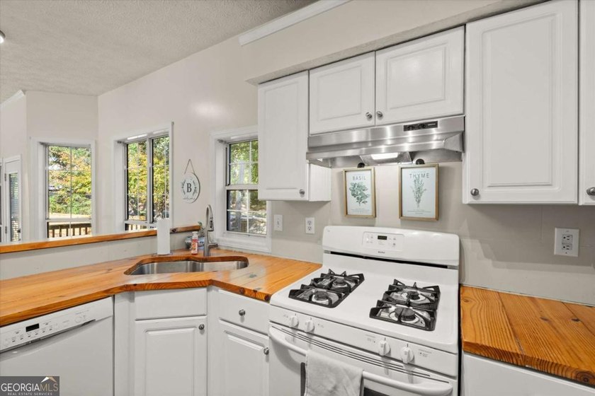 This charming 2-story, 3 BR, 2.5 BA home is located on a - photo 12