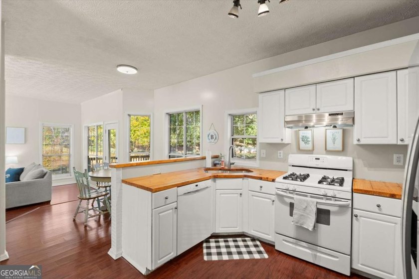 This charming 2-story, 3 BR, 2.5 BA home is located on a - photo 14