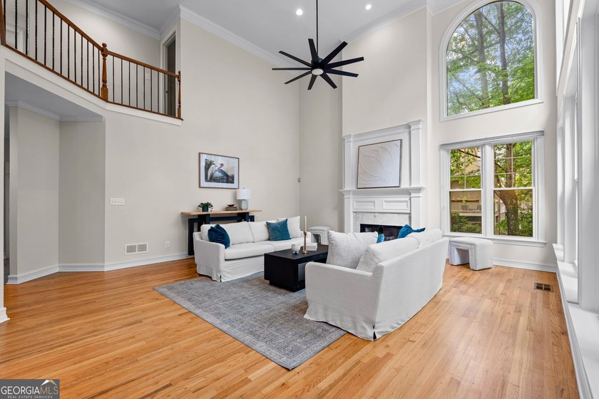 *** MUST SEE *** Lakefront Luxury on Lake Kedron - Completely - photo 14