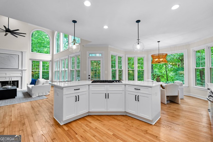 *** MUST SEE *** Lakefront Luxury on Lake Kedron - Completely - photo 21
