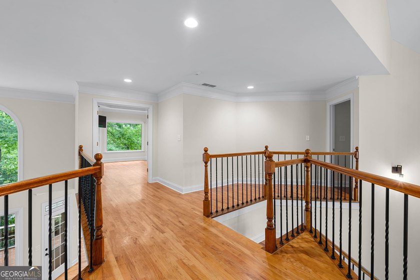 *** MUST SEE *** Lakefront Luxury on Lake Kedron - Completely - photo 32