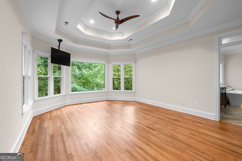 *** MUST SEE *** Lakefront Luxury on Lake Kedron - Completely - photo 33