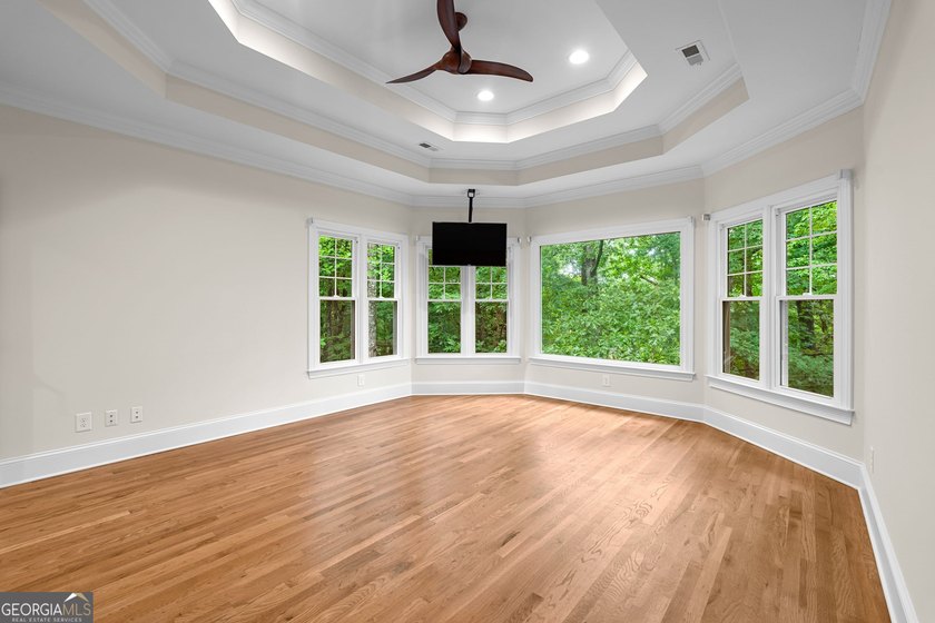 *** MUST SEE *** Lakefront Luxury on Lake Kedron - Completely - photo 35