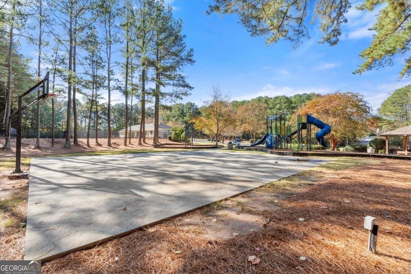 This charming 2-story, 3 BR, 2.5 BA home is located on a - photo 47